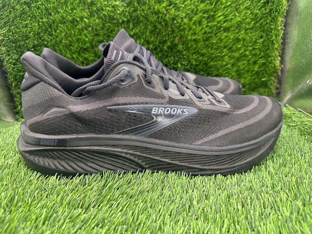 Brooks Ghost 18 1104931D020 Athletic Sneaker Men's 10.5D Black Knit Running Gym